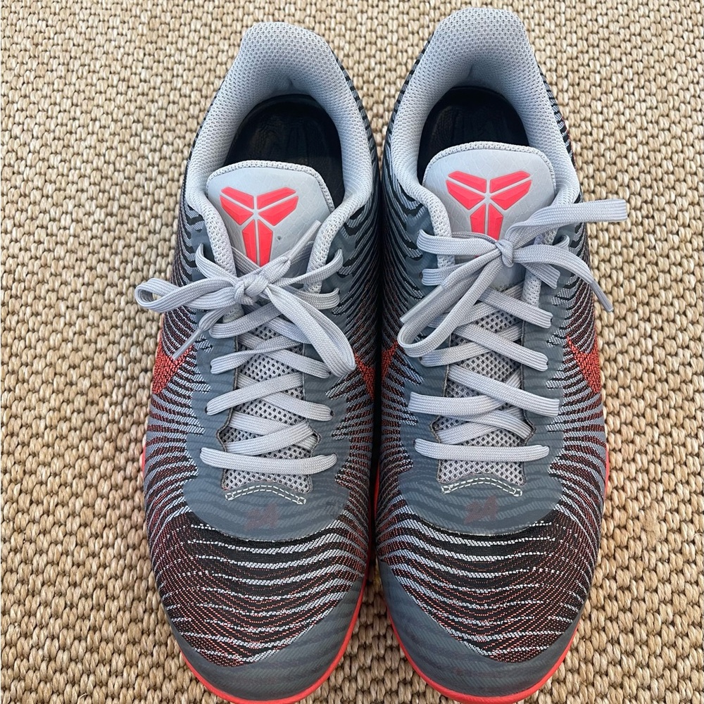 Nike Kobe Mentality 2 Wolf Grey Bright Crimson Men's Size 10 Shoes Sneakers